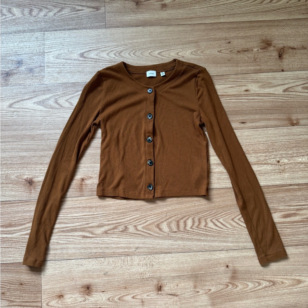 Aritzia Wilfred ribbed button top